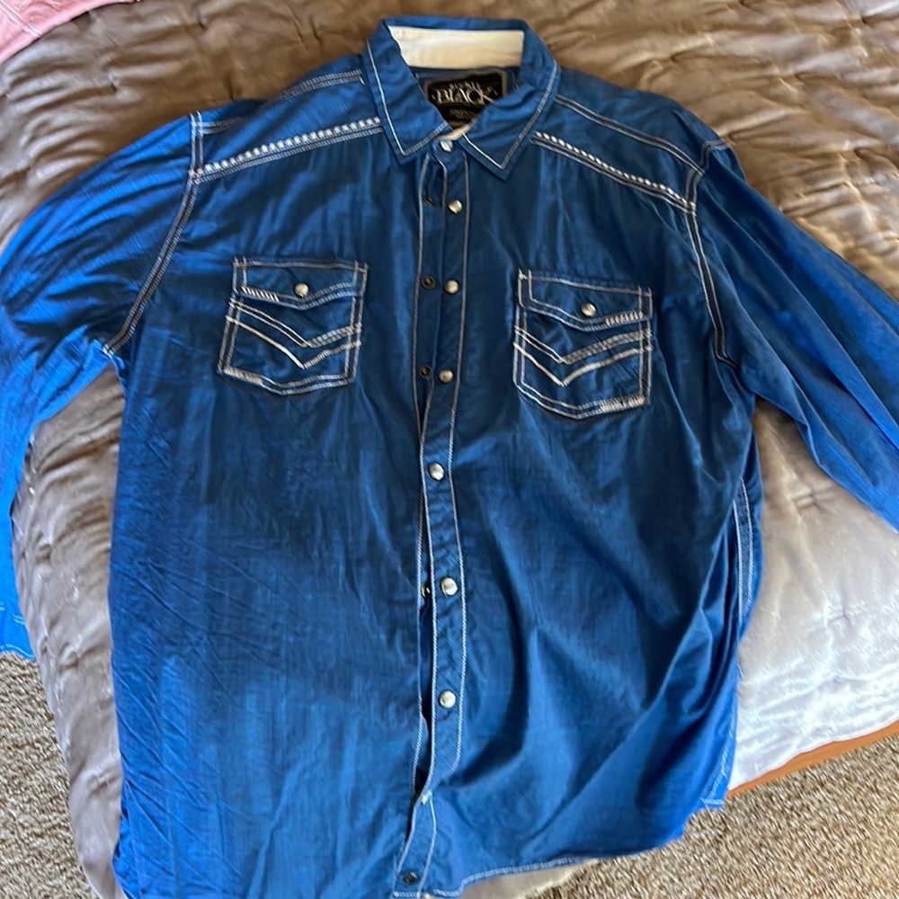 Men’s Buckle Black snap front casual shirt.  Size Large Athletic Fit